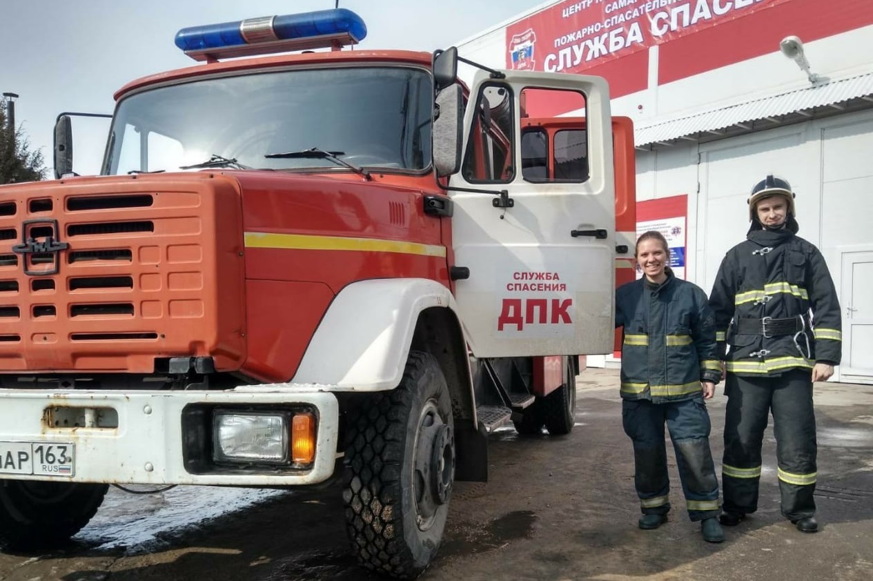 Мечтала об этом с детства»: в Самарскую область приехала работать первая в  России девушка-водитель пожарной машины - KP.RU