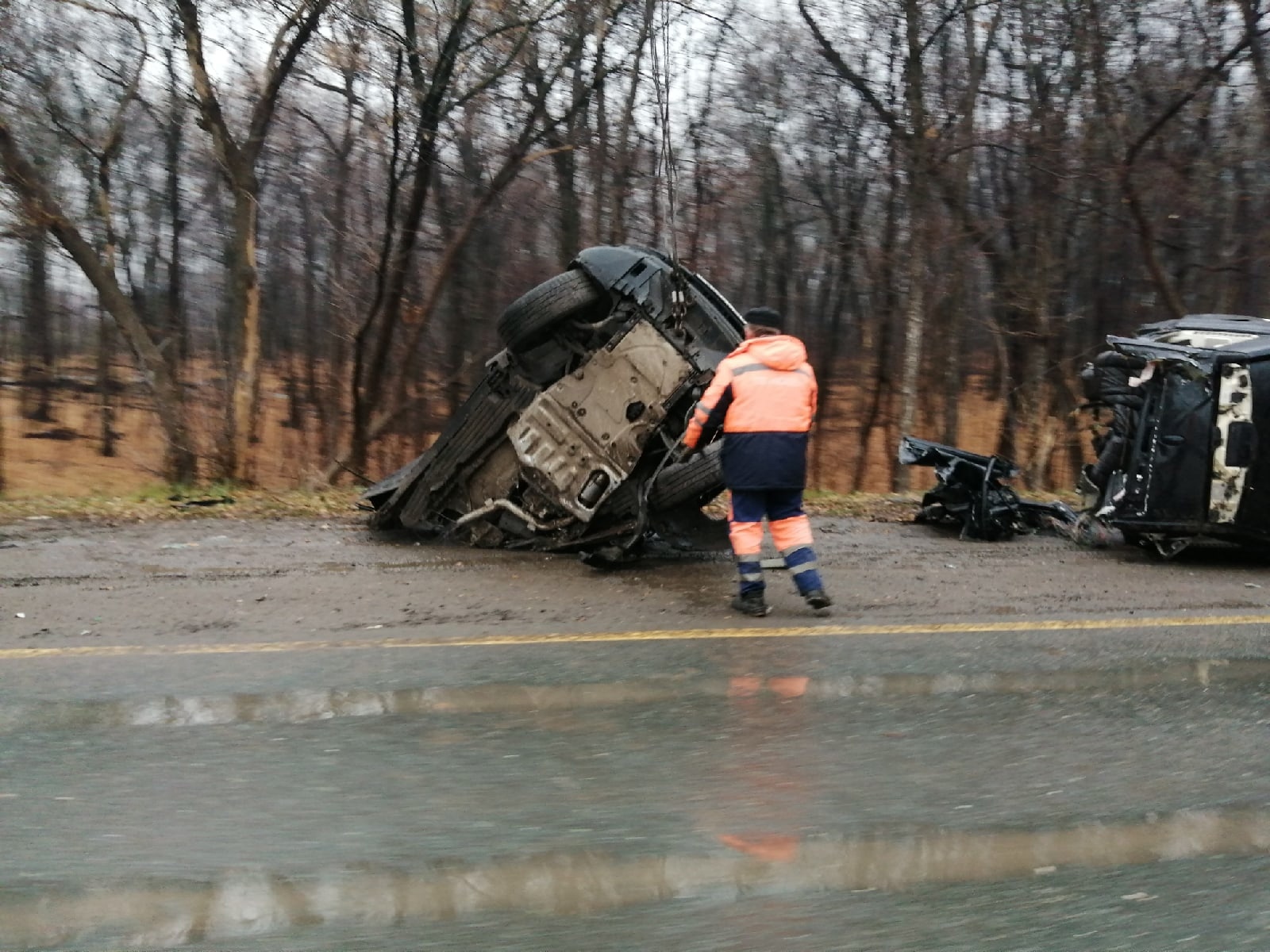 Машину разорвало пополам: два человека погибли в страшном ДТП на ул.  Демократической в Самаре - KP.RU